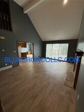 1002-1006 NW Porter Ct in Blue Springs, MO - Building Photo - Building Photo