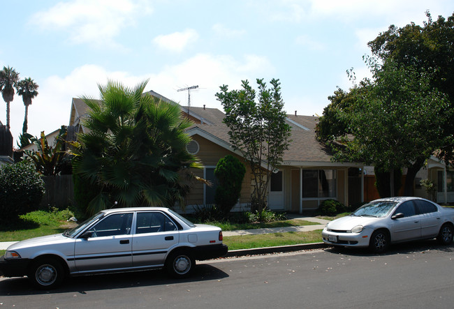 6172 Warner Ave in Huntington Beach, CA - Building Photo - Building Photo