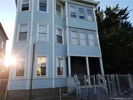 481 Hollister Ave in Bridgeport, CT - Building Photo