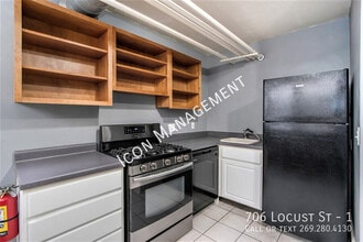 706 Locust St in Kalamazoo, MI - Building Photo - Building Photo