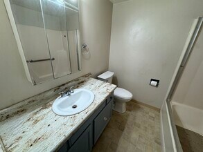 121 4th Ave W, Unit 3 in Milan, IL - Building Photo - Building Photo