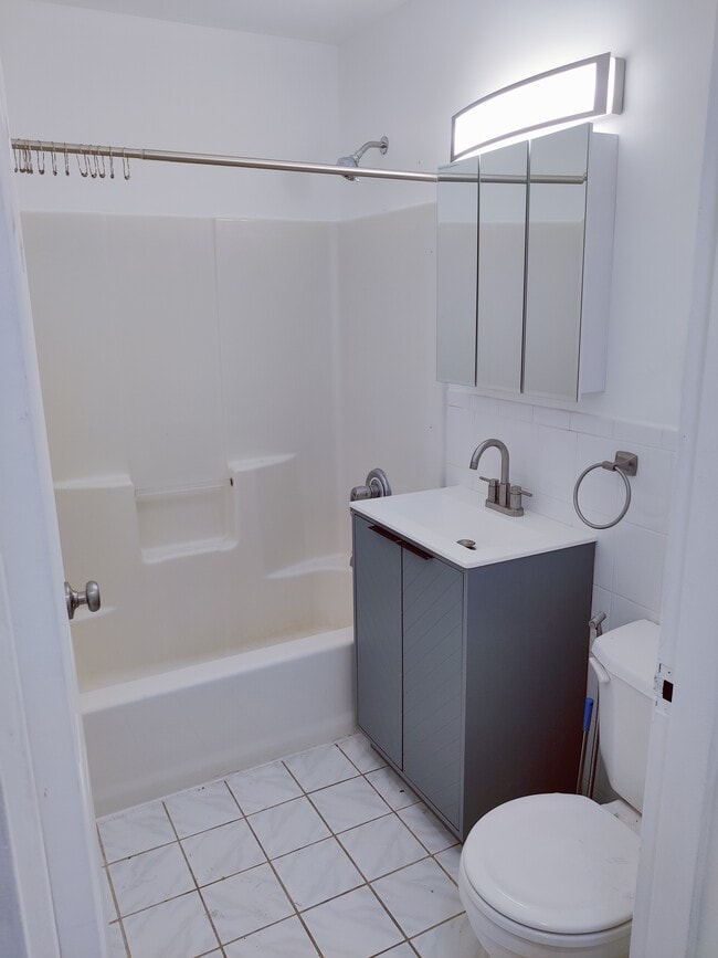 12912 Kew Gardens Rd, Unit #3