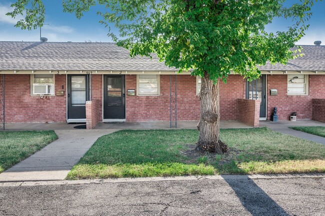 609 16th St in Canyon, TX - Building Photo - Building Photo