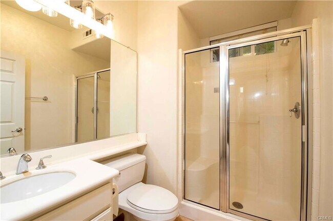 19803 Beringer Pl in Los Angeles, CA - Building Photo - Building Photo