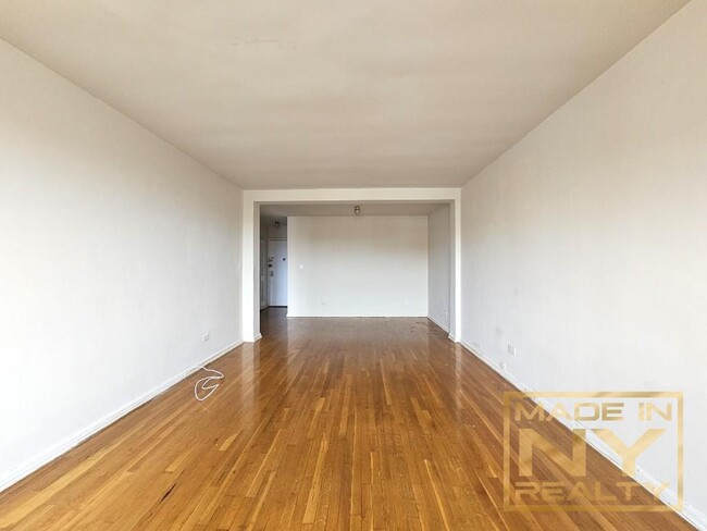 61-15 43rd Ave-Unit -7F in Queens, NY - Building Photo - Building Photo