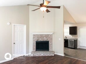 221 Brittany Dr in La Vergne, TN - Building Photo - Building Photo
