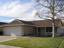 14611 Highcrest Cir in Irvine, CA - Building Photo