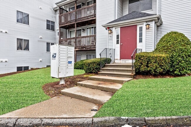 11 Gibbs St in Worcester, MA - Building Photo - Building Photo