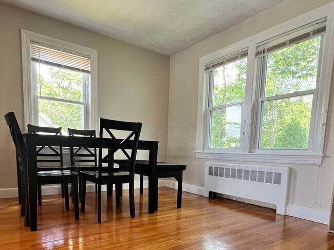 4 Mangano Ct, Unit 4