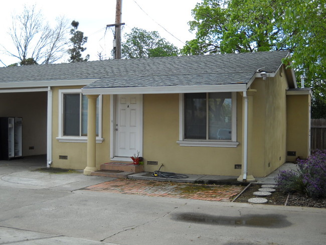 3927 Franklin Blvd in Sacramento, CA - Building Photo - Building Photo