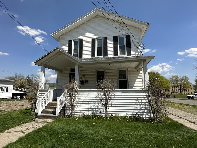 914 College Ave in Elmira, NY - Building Photo - Building Photo