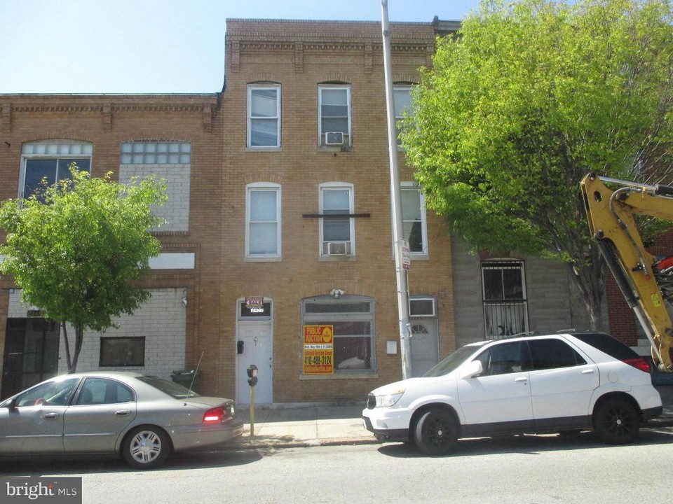 2450 Greenmount Ave in Baltimore, MD - Building Photo