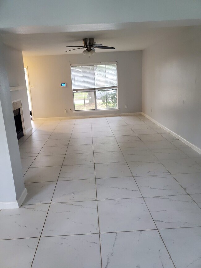 3626 Nutwood Ln in Spring, TX - Foto de edificio - Building Photo