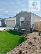 6179 E Giavanna Ave in Fresno, CA - Building Photo - Building Photo