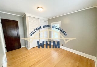 1113 Robertson St in Wauwatosa, WI - Building Photo - Building Photo