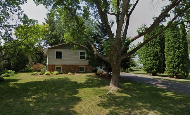 property at 7096 Stratford Rd
