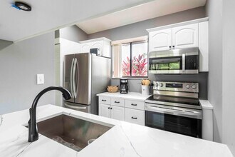 829 Club Dr in Palm Beach Gardens, FL - Building Photo - Building Photo