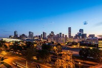 Building Photo - Marquis at Parkway Apartamentos in Denver, Colorado