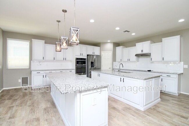 22484 E Silver Crk Ln in Queen Creek, AZ - Building Photo - Building Photo