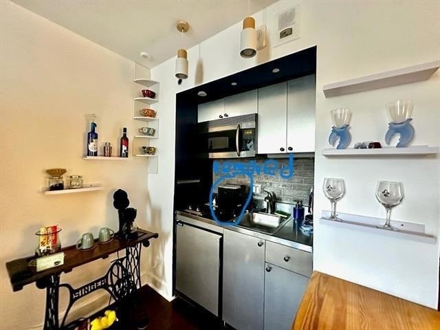 1205 St Charles Ave, Unit 208 in New Orleans, LA - Building Photo - Building Photo