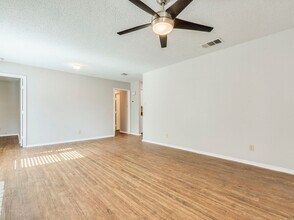 1110 Hyridge St in Round Rock, TX - Building Photo - Building Photo