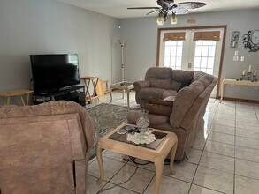 4453 Lamson Ave in Spring Hill, FL - Foto de edificio - Building Photo