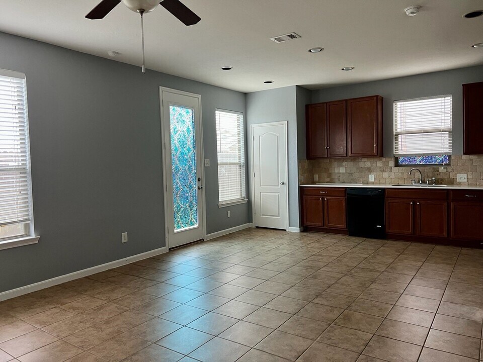 19035 Buckner Ct in Houston, TX - Foto de edificio