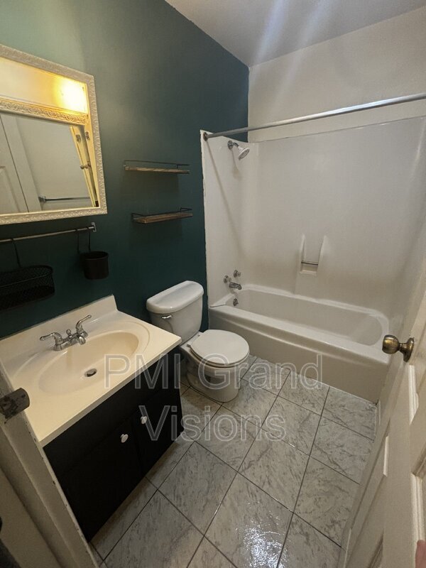 1628 University Dr in Charleston, IL - Building Photo - Building Photo