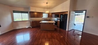 1295 Toolik Dr in North Pole, AK - Building Photo