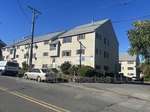 871-871 Middlesex St in Lowell, MA - Foto de edificio - Building Photo