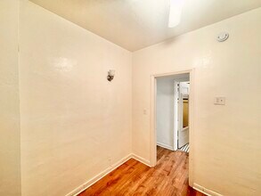 608 S Dunsmuir Ave in Los Angeles, CA - Building Photo - Building Photo