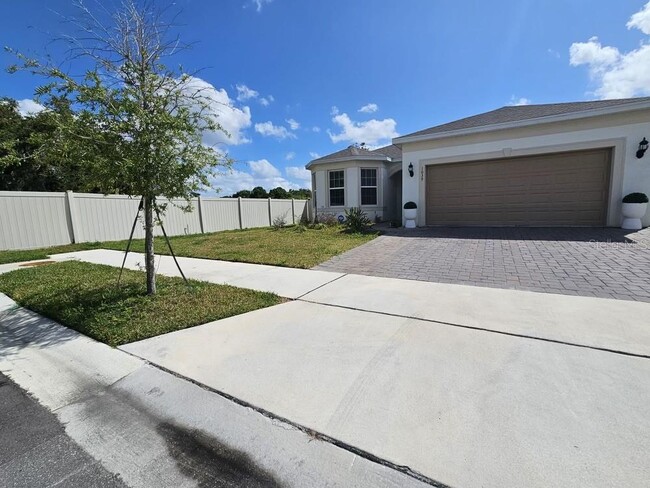 1039 Savannah Palms Blvd in Alafaya, FL - Building Photo - Building Photo
