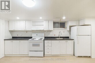 107 Nairn Ave in Toronto, ON - Building Photo - Building Photo