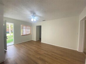 8023 Country Club Rd N in St. Petersburg, FL - Building Photo - Building Photo