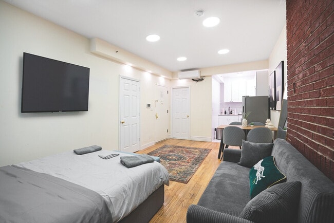 1830 3rd Ave in New York, NY - Building Photo - Building Photo