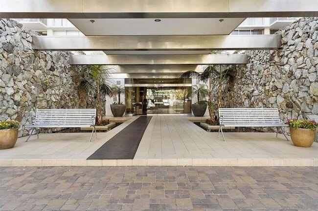 1830 Avenida Del Mundo, Unit 1702