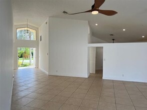 371 Mohawk Ln in Boca Raton, FL - Building Photo - Building Photo
