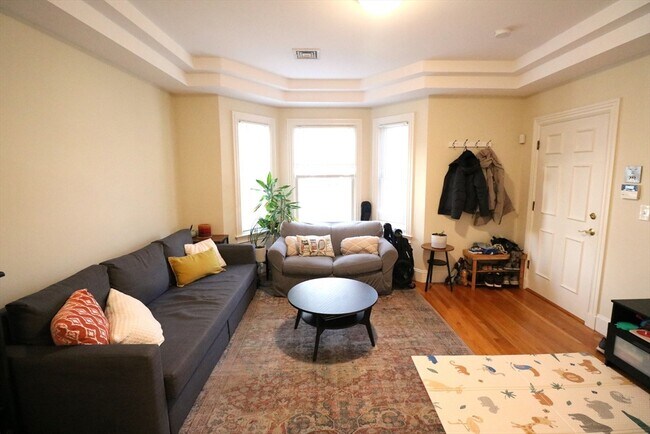 114 Pleasant St in Cambridge, MA - Building Photo - Building Photo