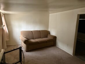 103 E Steuben St, Unit 202 in Bath, NY - Foto de edificio - Building Photo