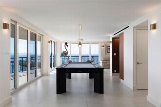 2843 S Bayshore Dr in Miami, FL - Building Photo - Building Photo