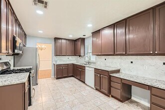 822 Broken Feather Trail in Pflugerville, TX - Building Photo - Building Photo