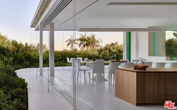 510 Arkell Dr in Beverly Hills, CA - Building Photo - Building Photo
