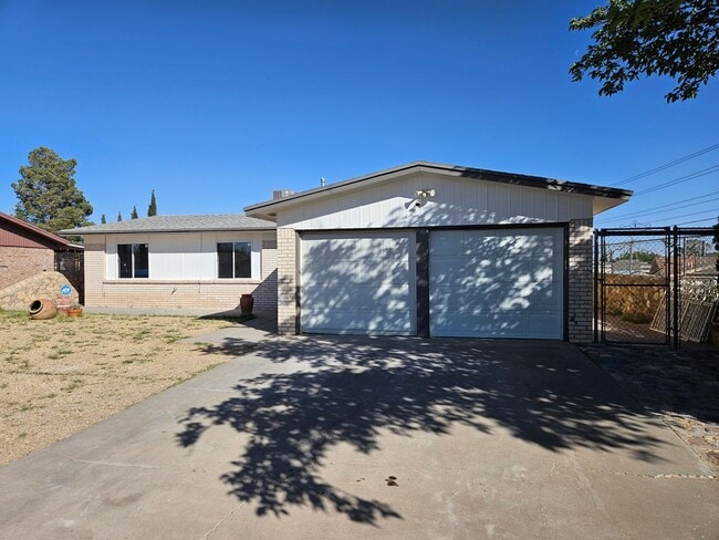 property at 2900 Roy Pace Dr