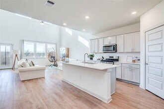 10932 Defender Trl in Austin, TX - Building Photo - Building Photo