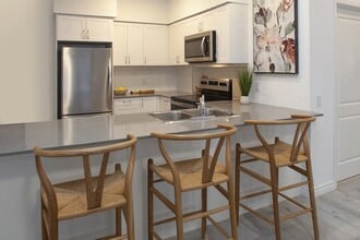 Bayfield Tower Apartments in Barrie, ON - Building Photo - Building Photo