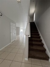 572 Cresting Oak Cir in Orlando, FL - Building Photo - Building Photo