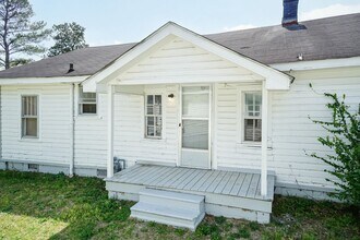 204 Nolley St in Clinton, NC - Building Photo - Building Photo