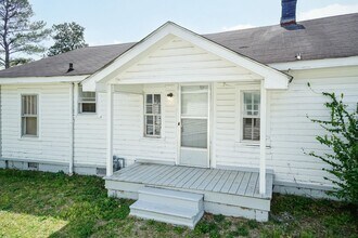 204 Nolly St in Clinton, NC - Building Photo - Building Photo