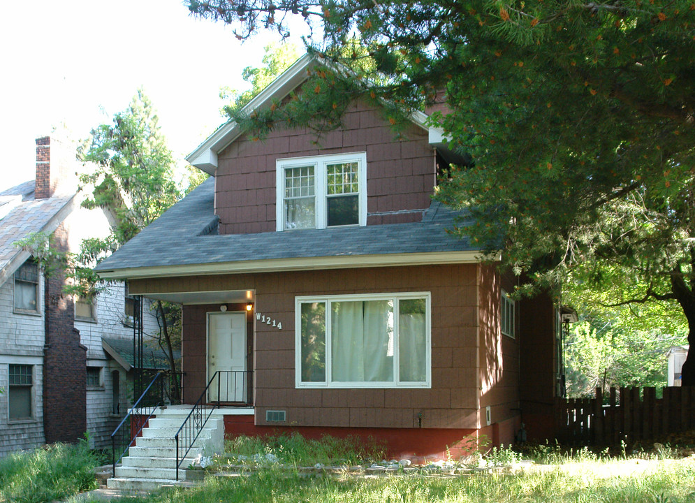 1214 W 8th Ave in Spokane, WA - Foto de edificio