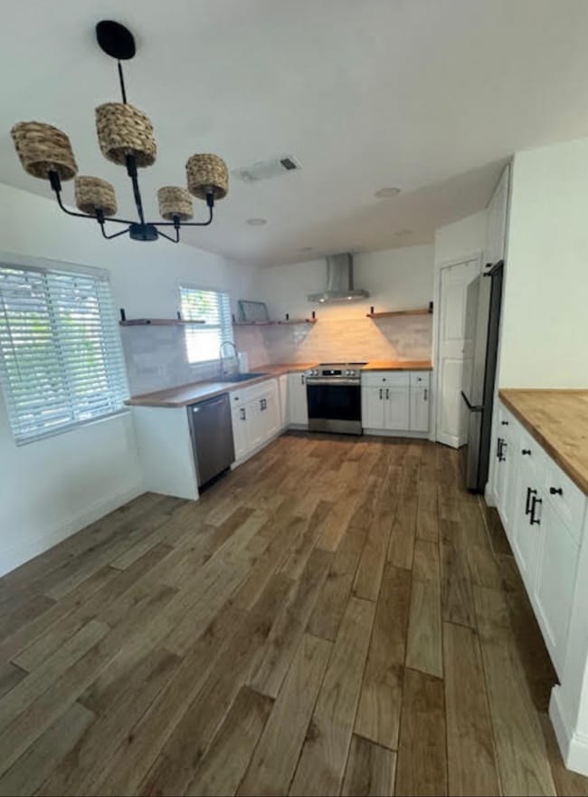 4390 Maple St NE in St. Petersburg, FL - Building Photo - Building Photo